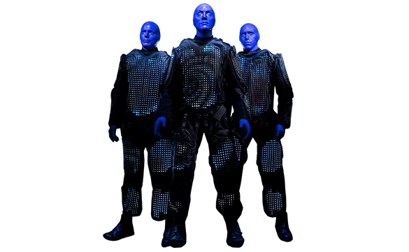 Trío de Blue Men con trajes brillantes